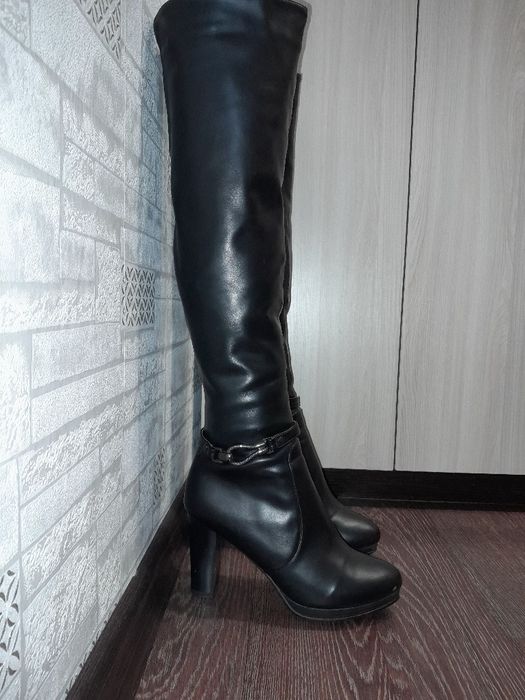 Сапоги зимние ,на каблуке . В хорошем состоянии.