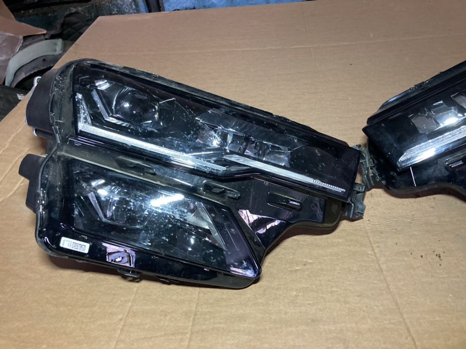 Far SKODA KAROQ facelift 2022 , 2023 far Stanga dreapta