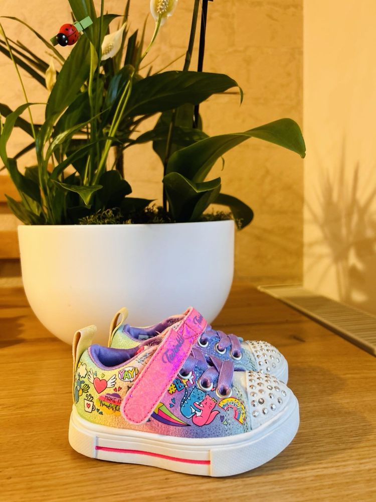 Tenesi skechers bebe fetita