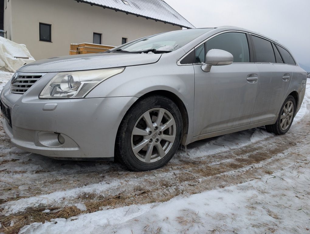 Dezmembrez Toyota Avensis 2011 2.2 D4D