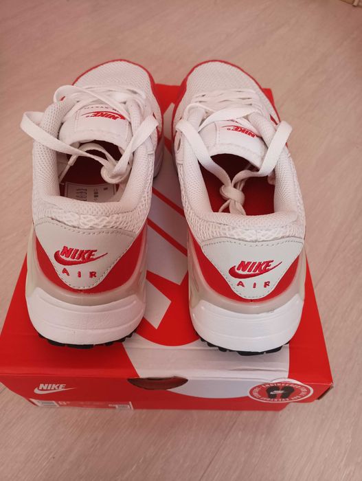 Оригинални маратонки Nike AIR MAX SYSTM