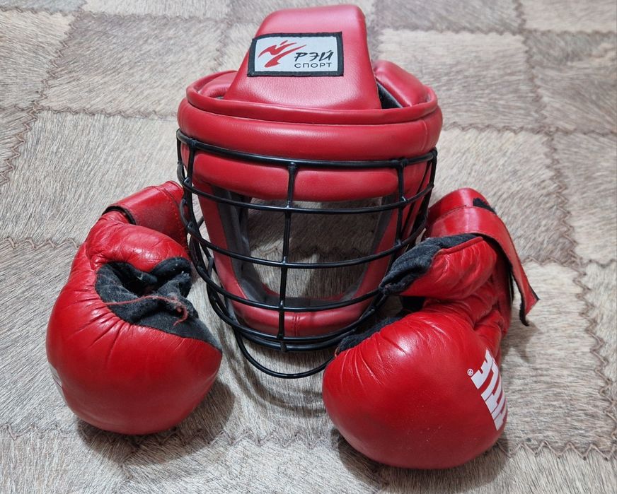 Боксерский шлем + перчатки