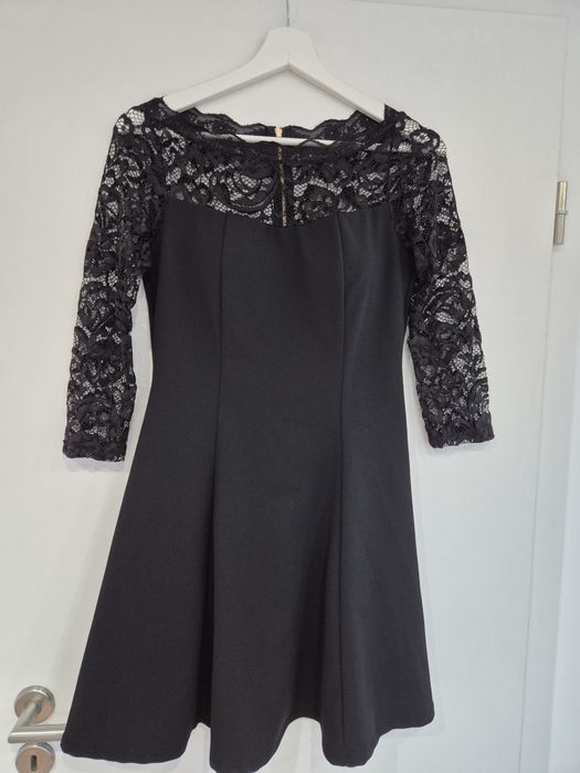 Черна рокля с дантела, размер S, цена - 40 лв.