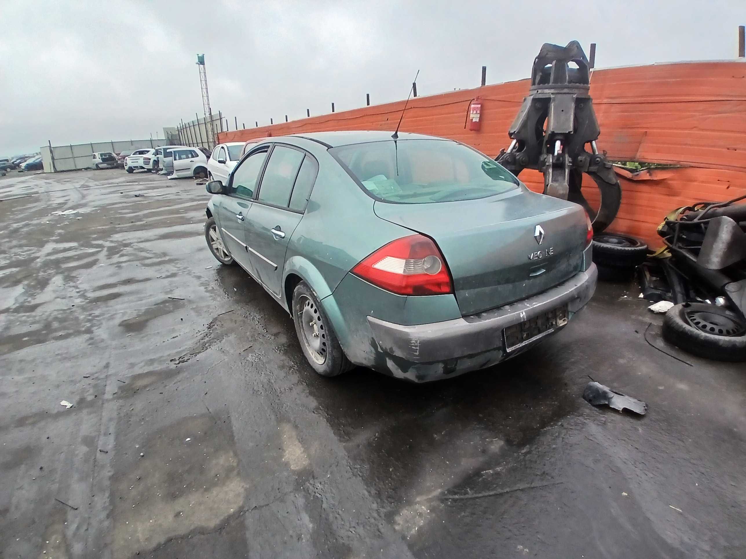 Dezmembrez renault megane 2