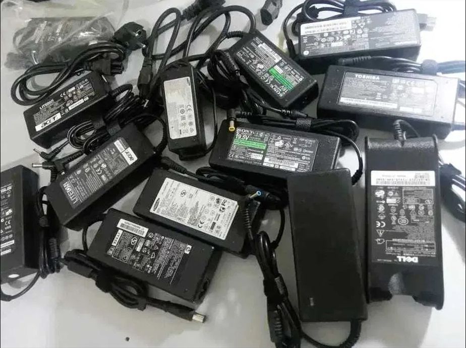 на колонку (для разных моделей) блок питания, адаптер .