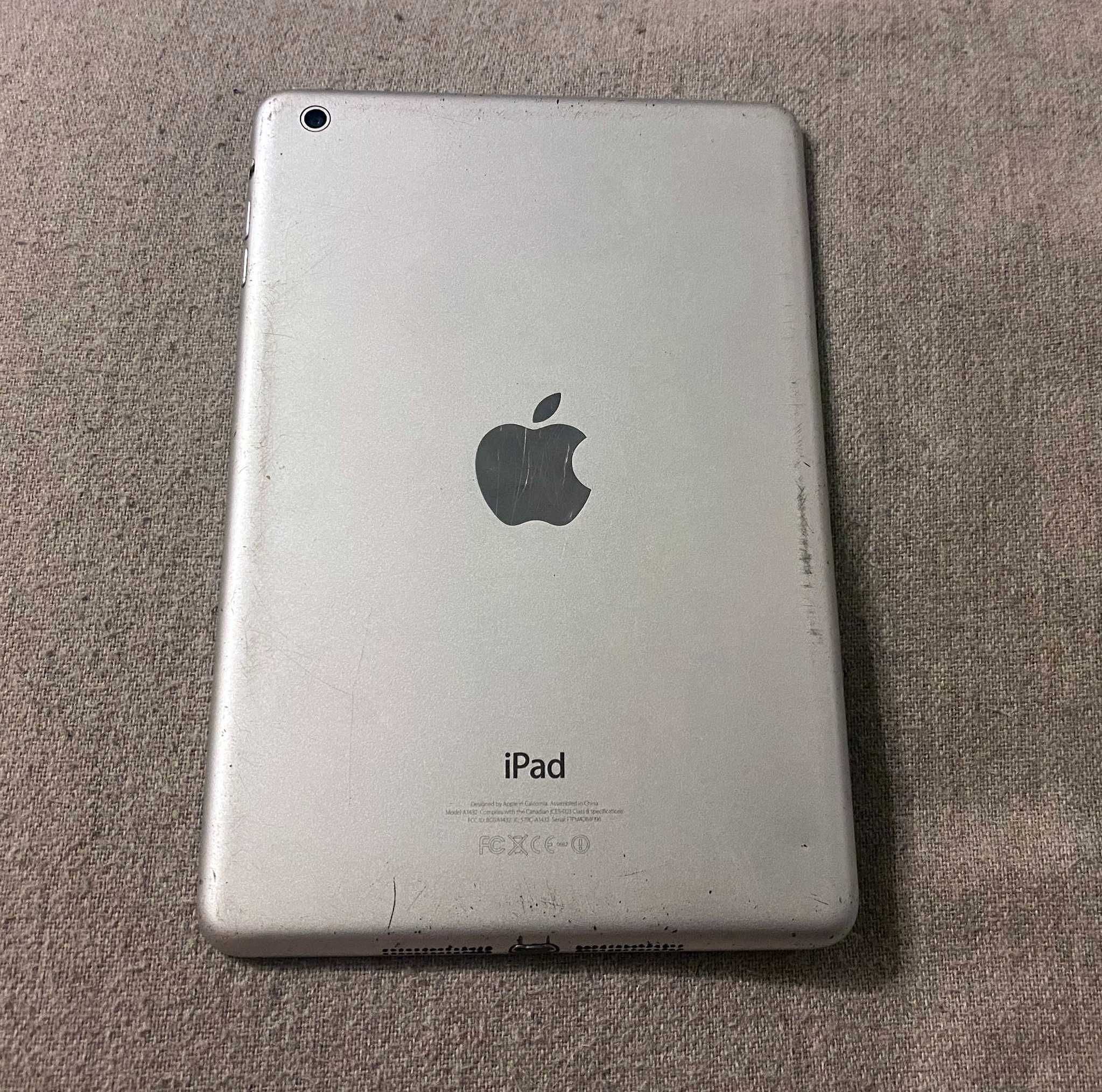 Apple iPad mini Wi-Fi A1432 - nu porneste si sticla fisurata colectie