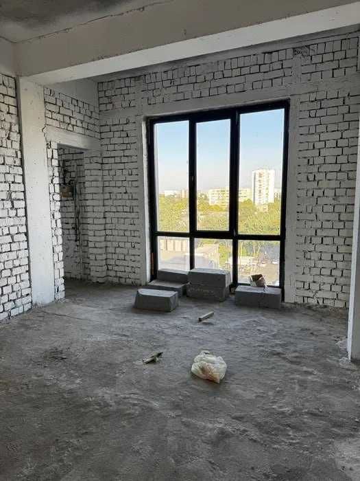 3-комнатная квартира в Ц-5, в кирпичном доме Площадь: 117.77 м²;