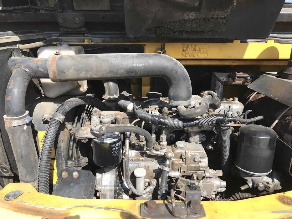 Багер New Holland Kobelco E70SR-1ES 8000кг