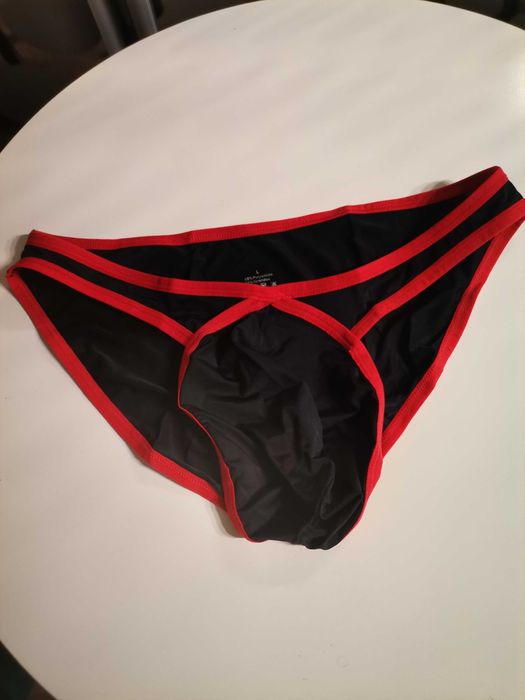 Vand chilot sexy pentru bărbați