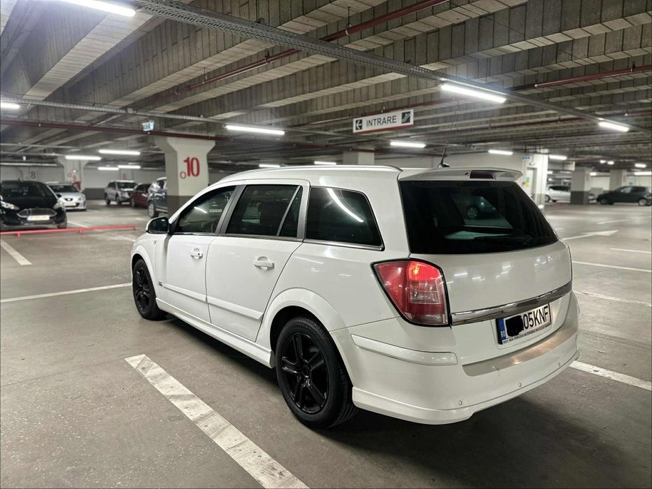 Vand Opel astra h 2010 Functioneaza impecabil nu prezintă probleme