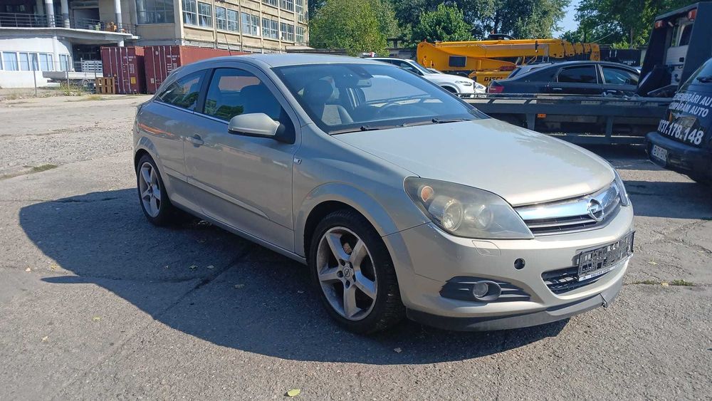 Dezmembrez Opel Astra H GTC 1.9 Diesel Din 2007 - Z19DT