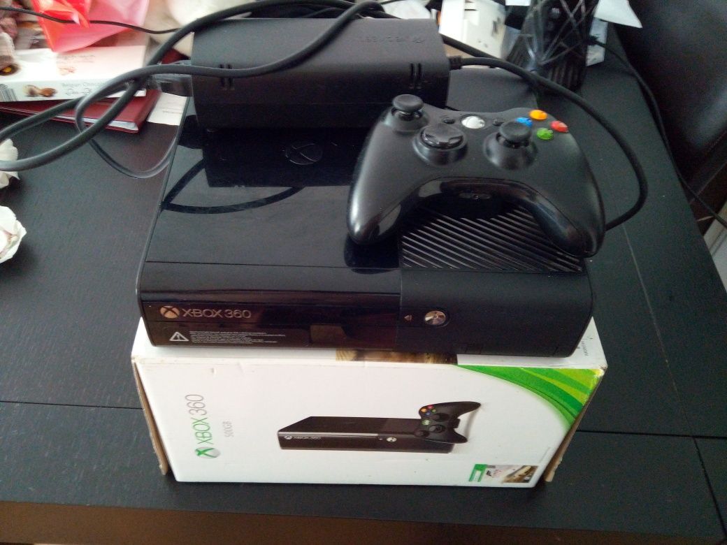 Xbox 360 500gb cu jocurile din poze