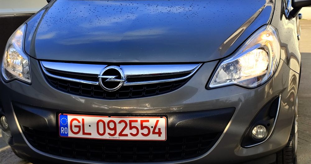 Opel corsa Anu 2012 km254000 motor 1.3 cdti 95 cv  climă senzori