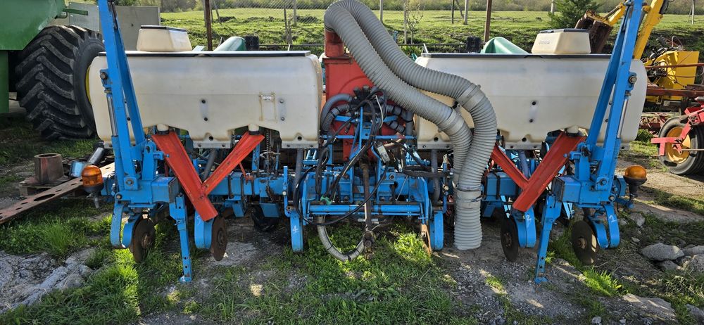 Semantoare de porumb monosem NG pe discuri cu 6 randuri telescopica