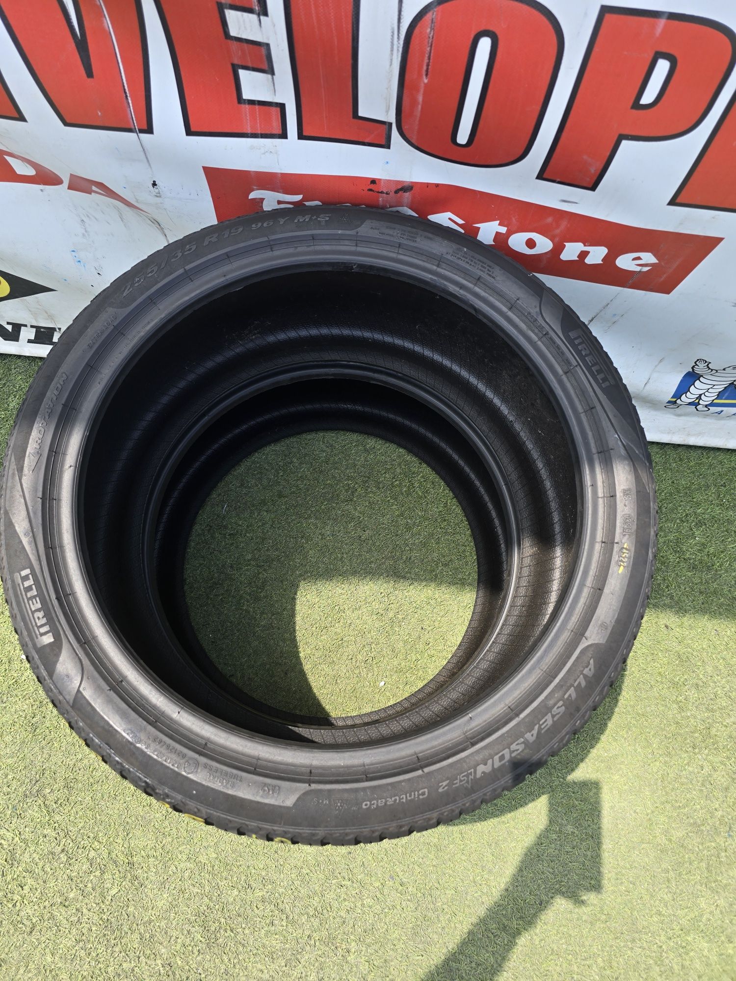 255.35.19 2x maxxis 2x pirelli m+s