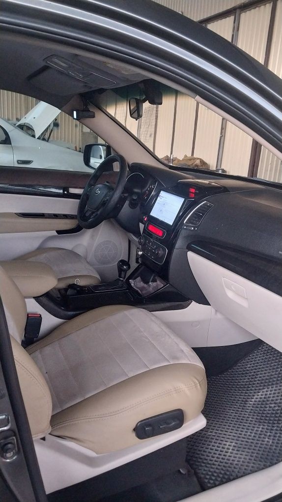 Kia Sorento sotiladi