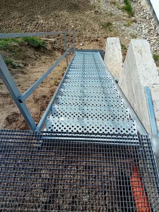 Scara metalica zincata de exterior 6m