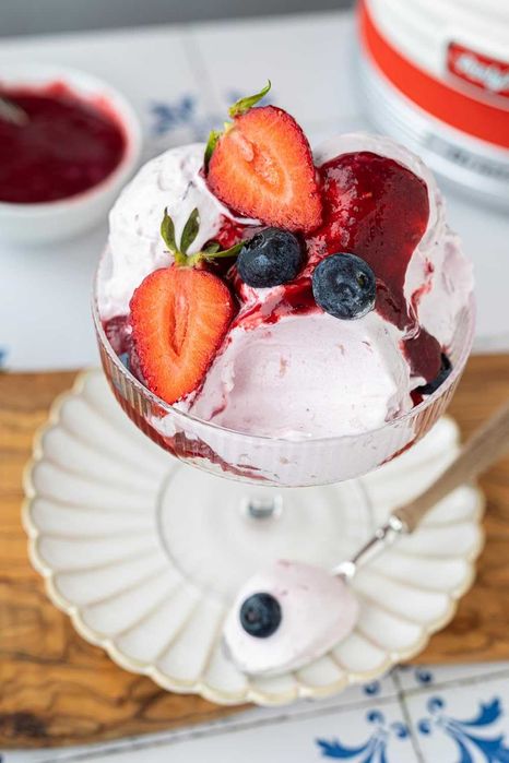 Машина за сладолед PARTY TIME Капацитет 1.5 л 12W 30 минути приготвяне