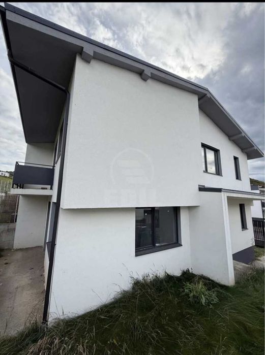 Duplex semifinisat, zona Vivi