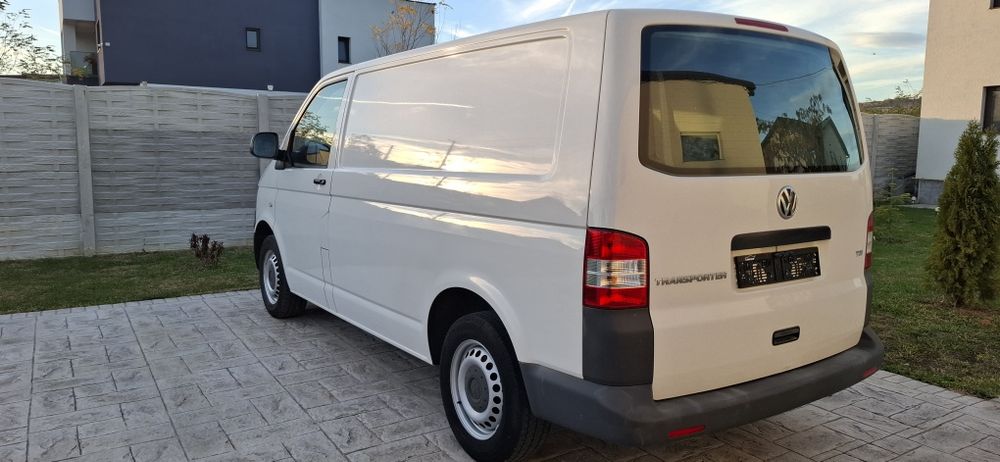 VW T5 Transporter 2013 2.0tdi €5 vivaro trafic vito