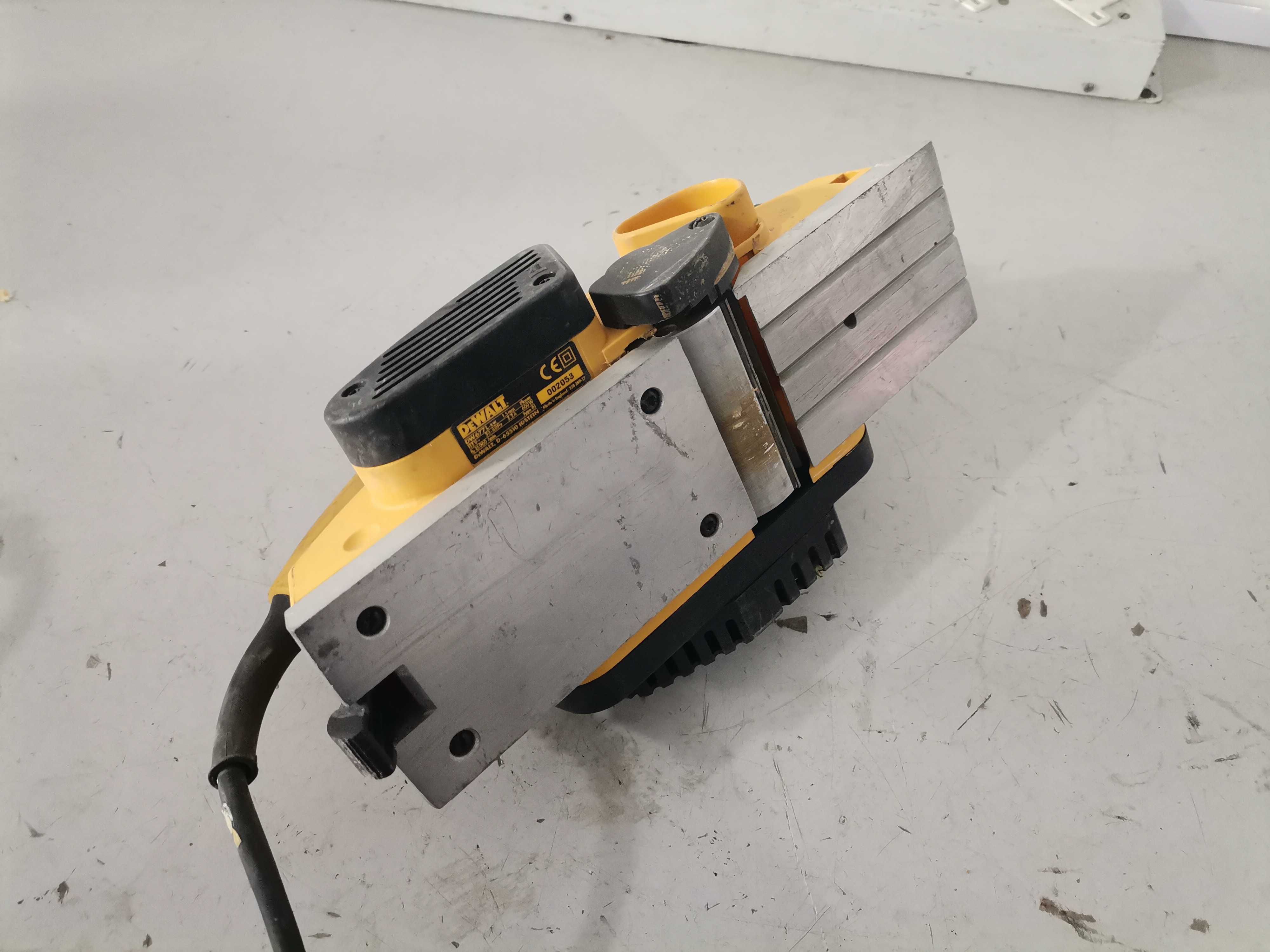 Ренде - Dewalt 110 V / 600 W