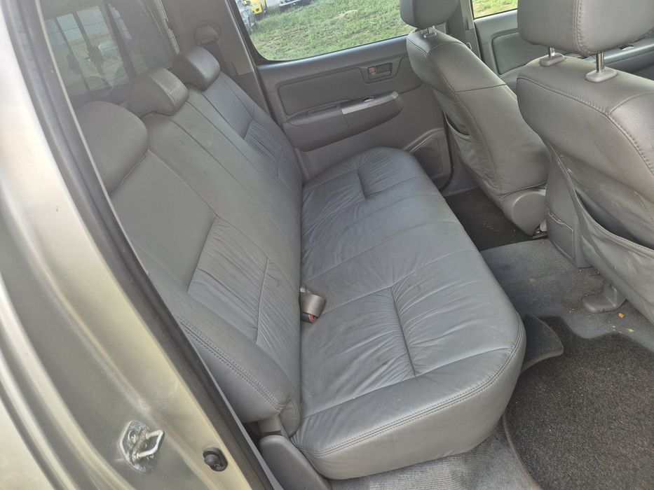 Dezmembrez Toyota Hilux 2006-2012 3.0 Invincible