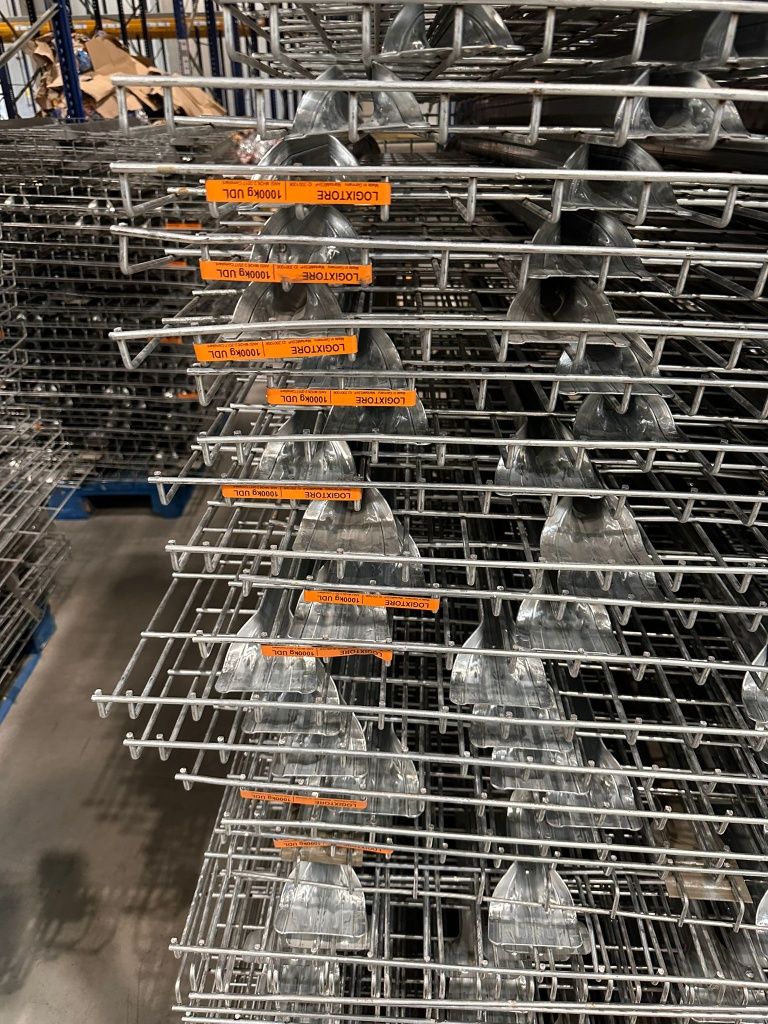 Avem rafturi metalice de vânzare producător Dexion picior zincat sau a