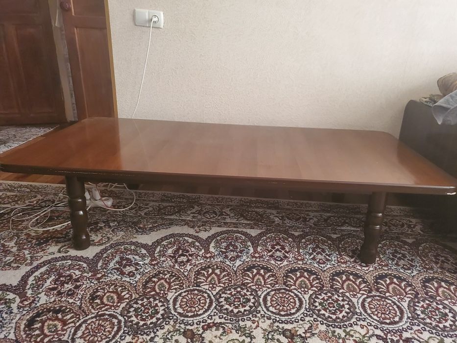 Стол в идеальном состоянии по низкой цене