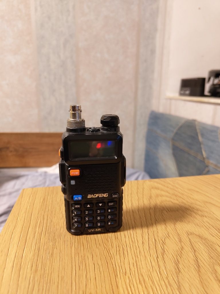 Baofeng UV-5R 8-вата със допълнителни антени