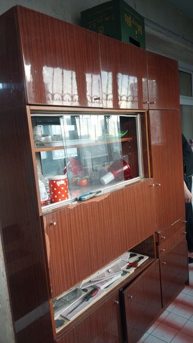 сервант ,шкаф платяной шкаф  б/у  в отличном состоянии