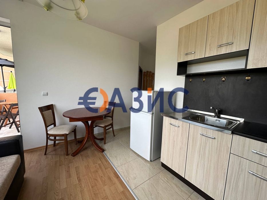 Продава се Двустаен апартамент в к.к. Слънчев бряг - 42 кв.м за 1477 €/кв.м - Снимка #2