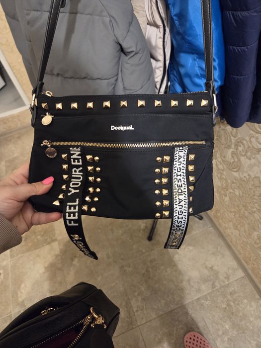 Продавам чанта Desigual