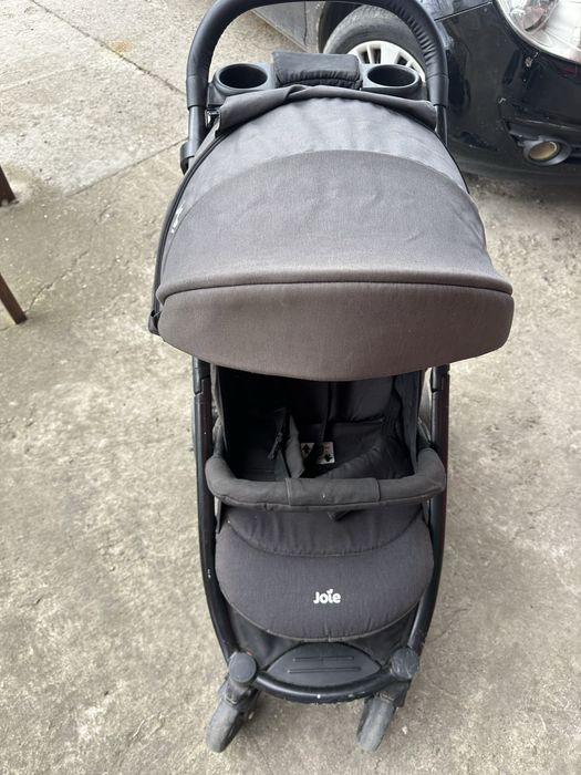 Carucior Joie gri
