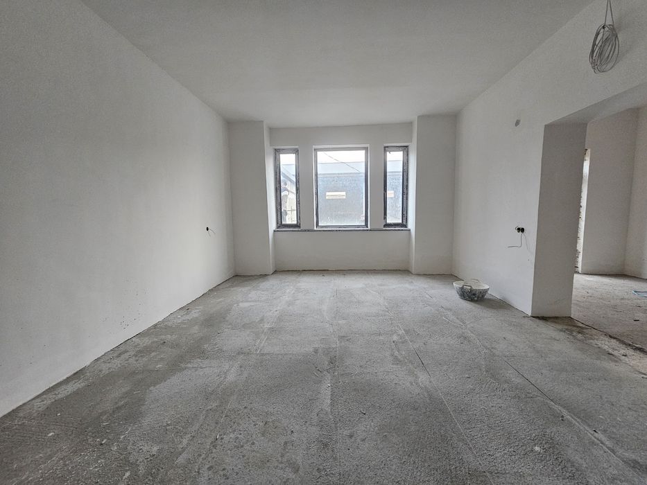 Коттедж сотилади Садвин савхозда