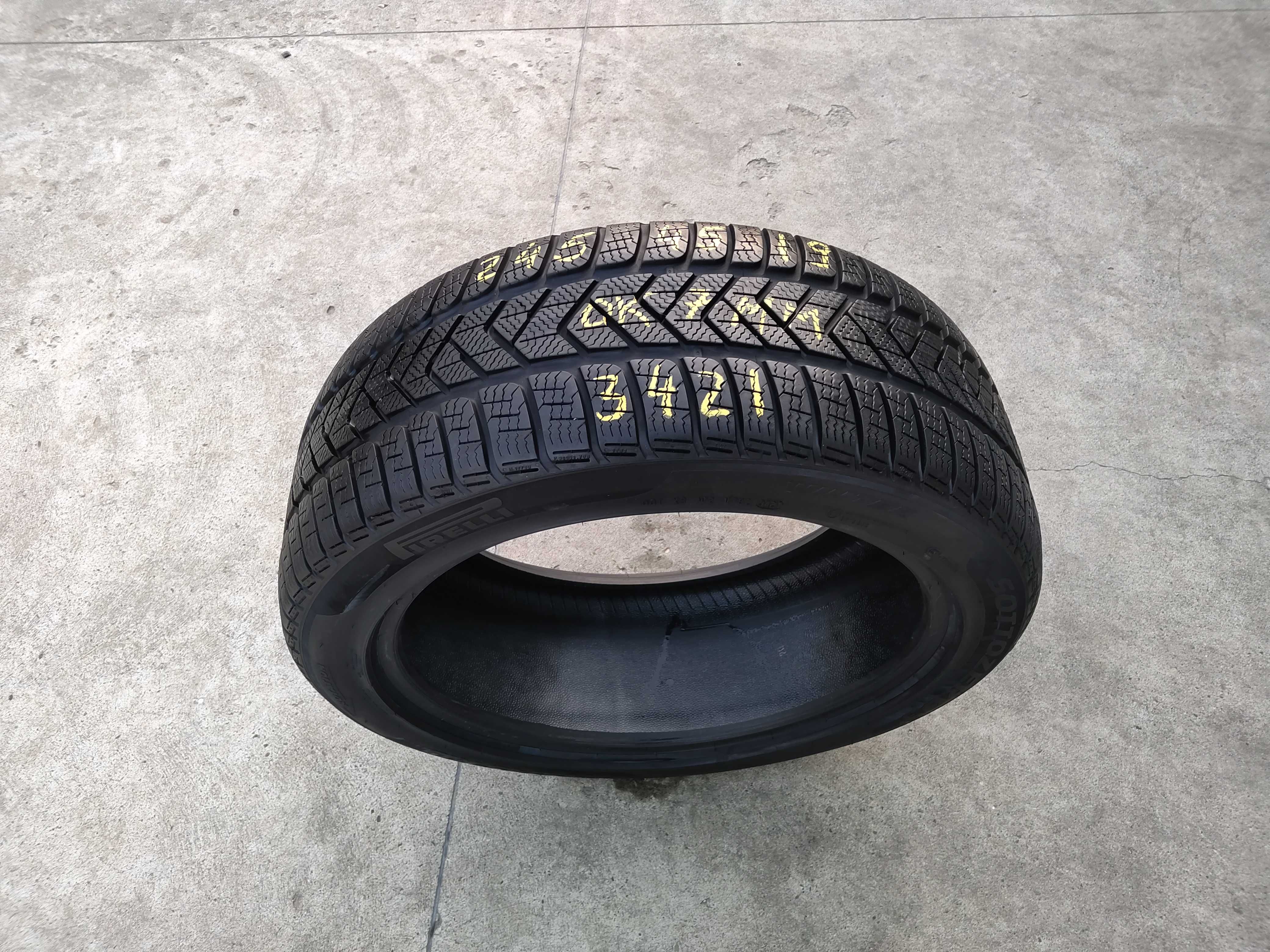 O anvelopa iarna 245 45 19 pirelli sottozero 3 profil 7 mm dot 3421