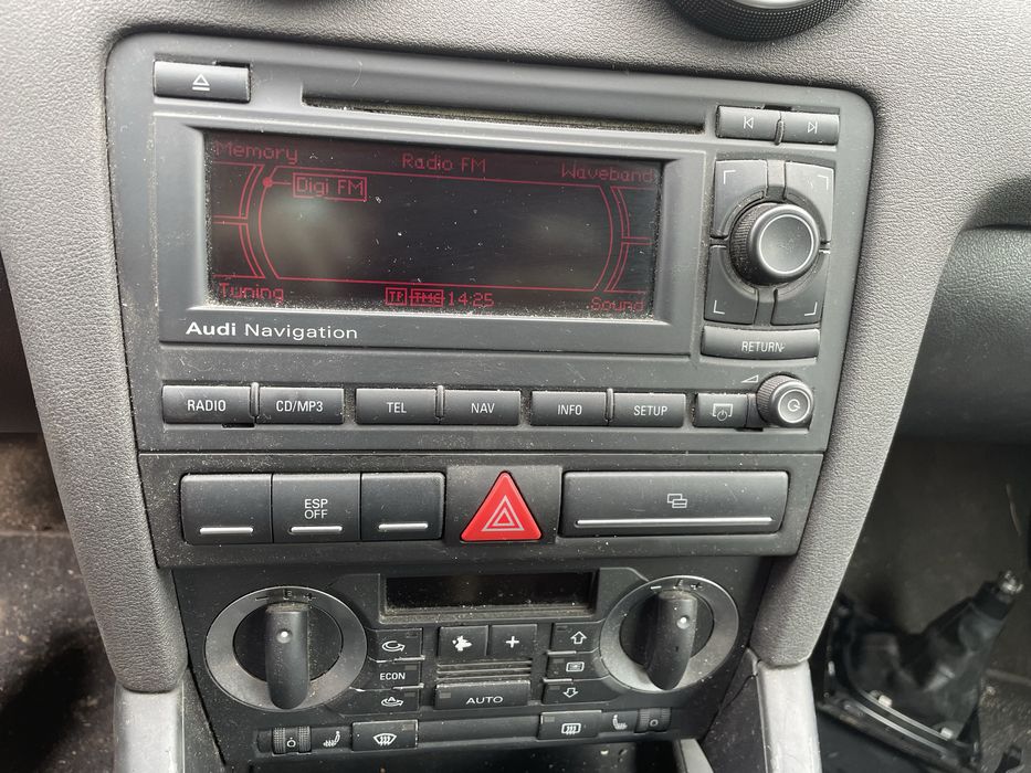 Rama 2din1 panou clima navigatie Audi A3 8p 2004-2010