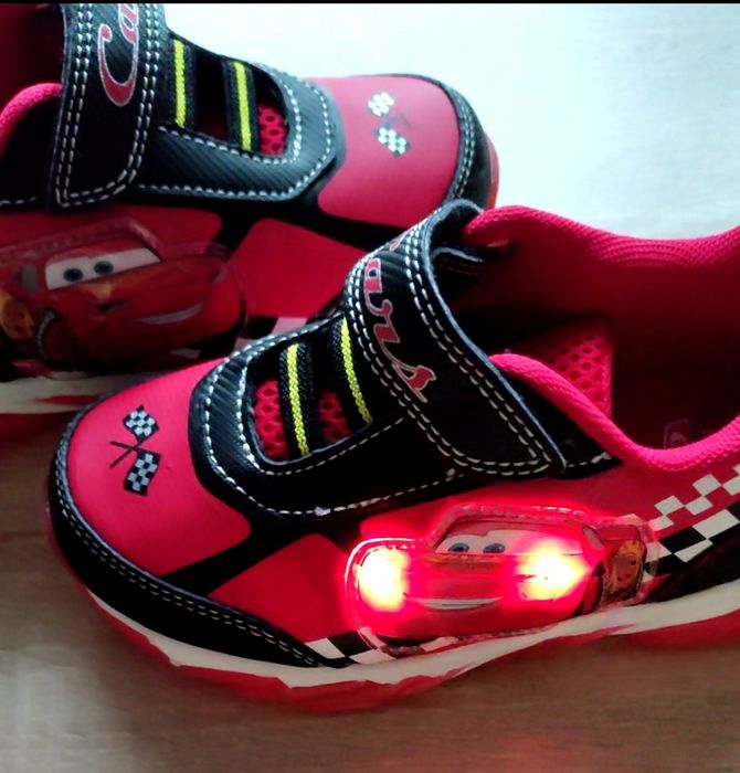 Детски  маратонки светещи