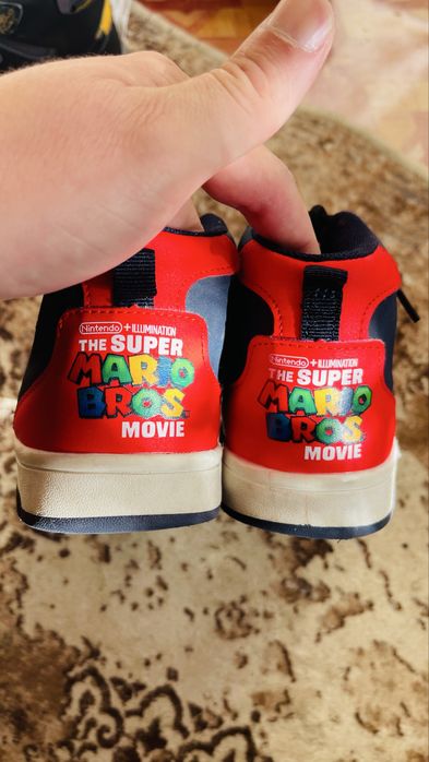 Продавам детцки  обувки