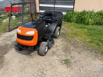 Tractoras de gazon cu cos colector