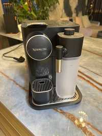 Aparat cafea Nespresso DeLonghi