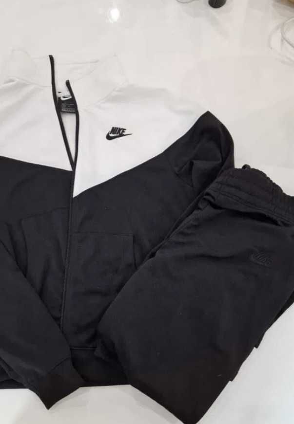Спортен комплект Nike черен