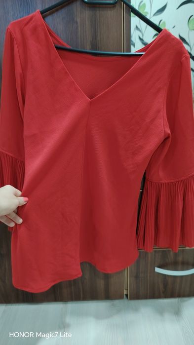 Bluză roșie cu mâneci largi mărimea M