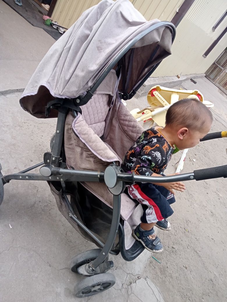 Коляска прогулячная