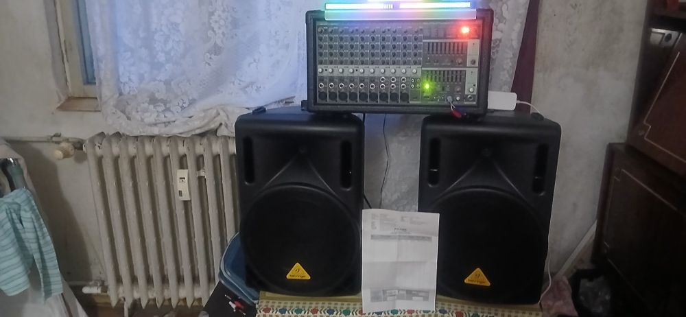 Boxe Behringer B212 + Statie