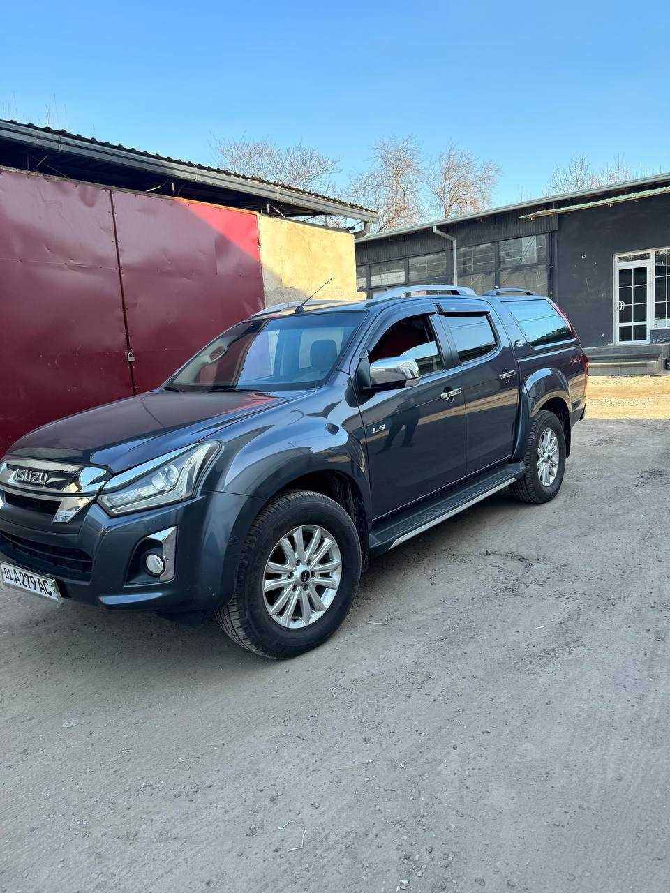 ISUZU D-MAX  срочно сотилади