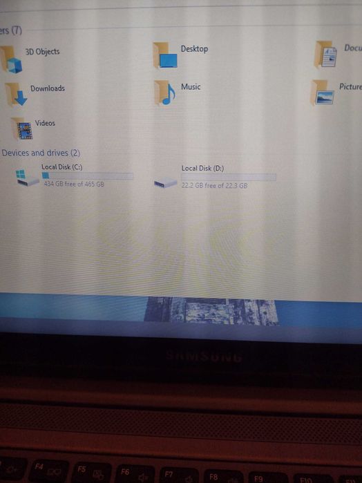 Лаптоп Самсунг с 12 гб РАМ с32 SSD  512 HDD за данни с тъчскрийн 13"
