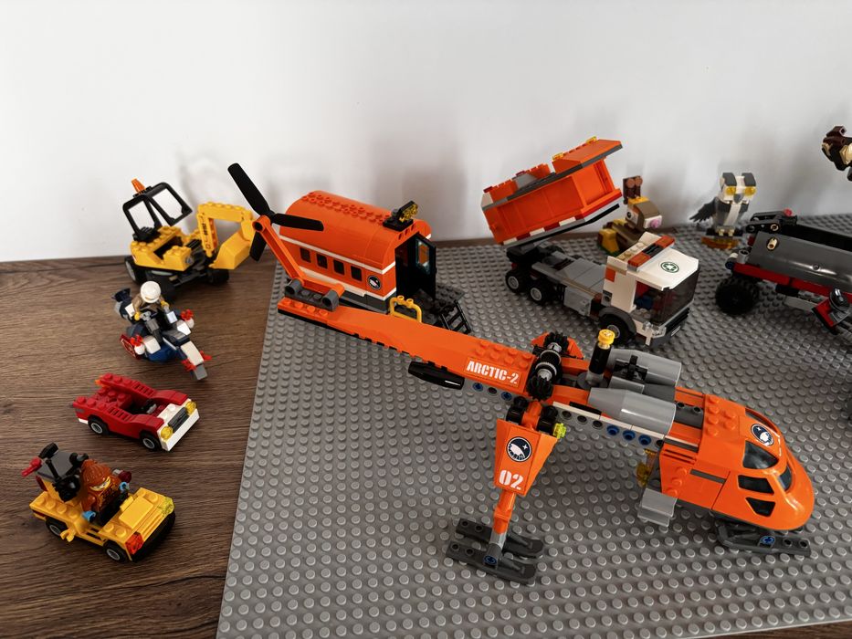 Lwgo avioane, figurine, masina de politie, excavaror