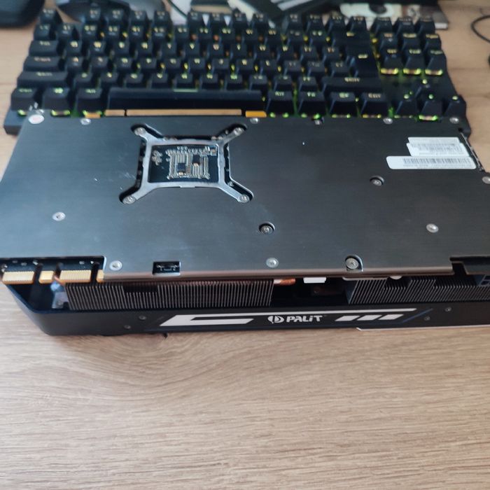 Palit GTX 1070 .