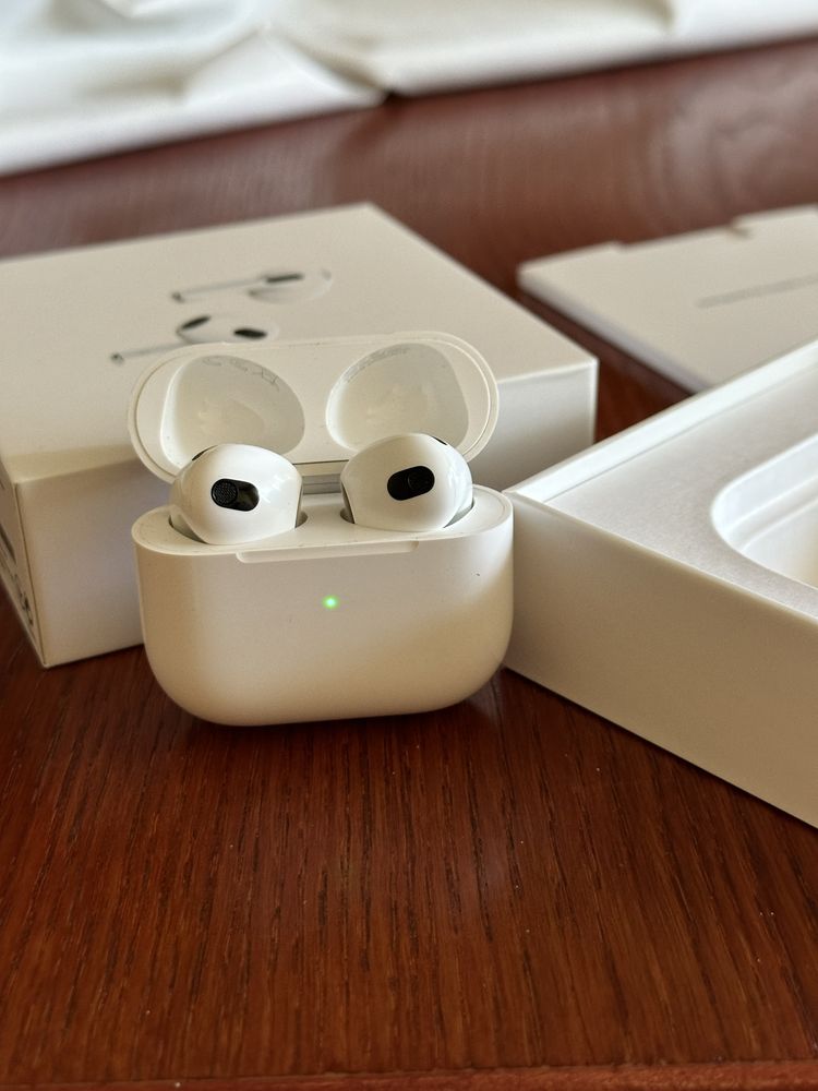 Слушалки Apple AirPods 3rd generation Magsafe charging case