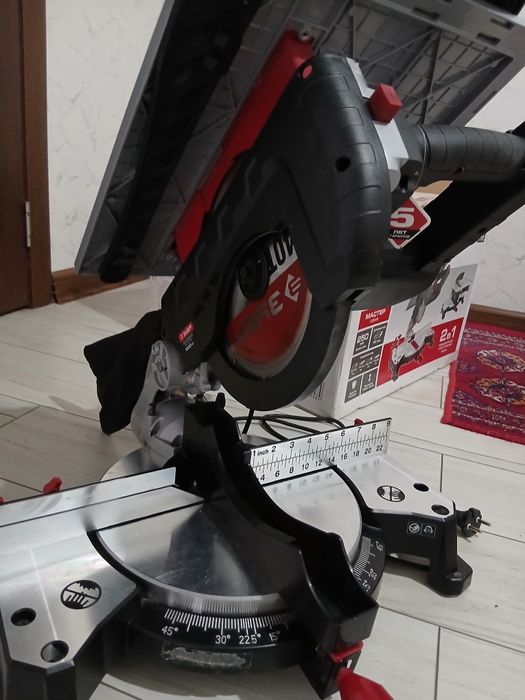 Продам торцовка углорез Зубр 250мм